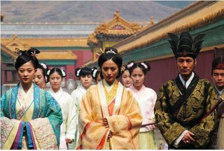 明神宗之妃,万历二十二年(1594年)十月生皇六子朱常润,十一月册封敬妃