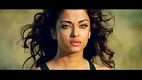 《 b>幻影车神2 /b>》美女背叛爱人将男主打下悬崖,.