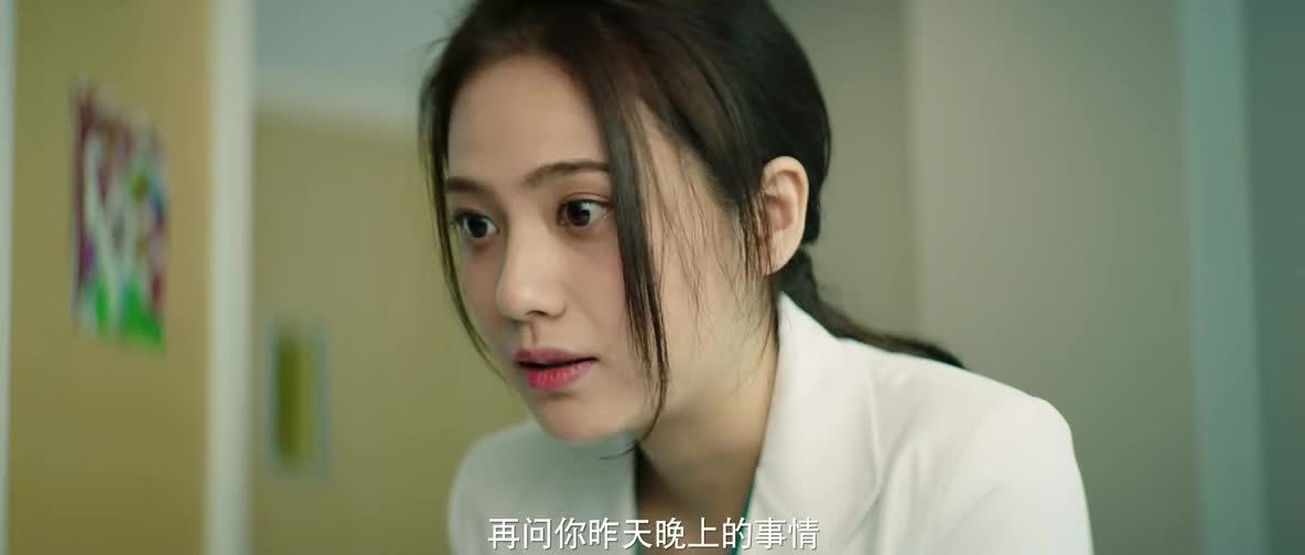 《悍城》 克拉拉看望生病的小女孩 愧疚她被自己的父亲害惨