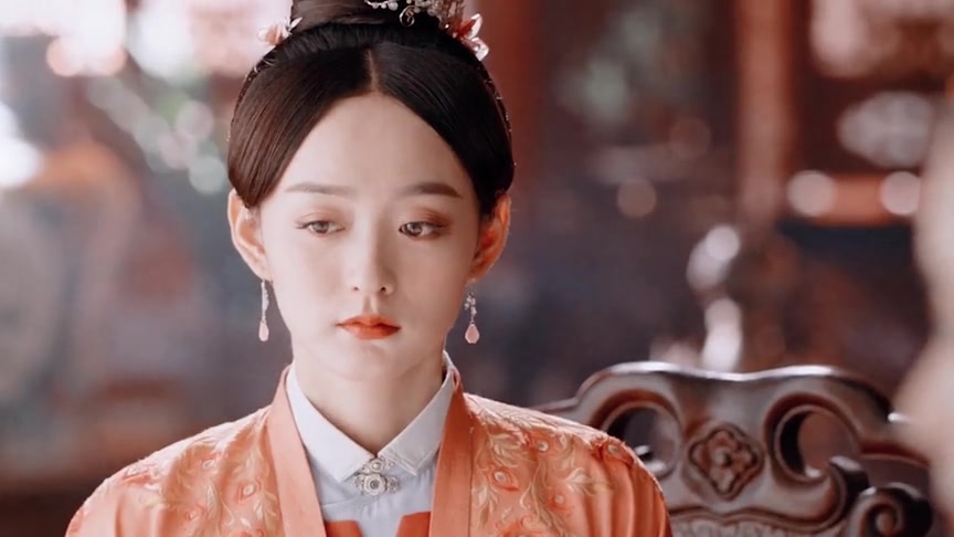 锦心似玉:倾国倾城 b>何泓姗 /b>,娇俏模样太惹人怜爱了