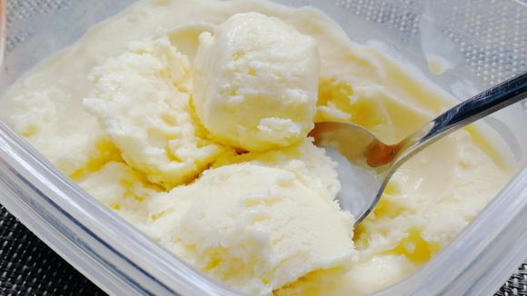 无奶油冰淇淋做法,不需要淡奶油,不需要电动打蛋器