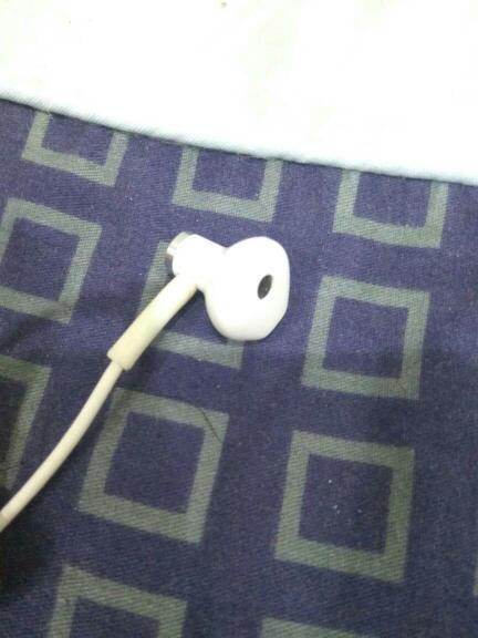 耳机一边声音大一边声音小