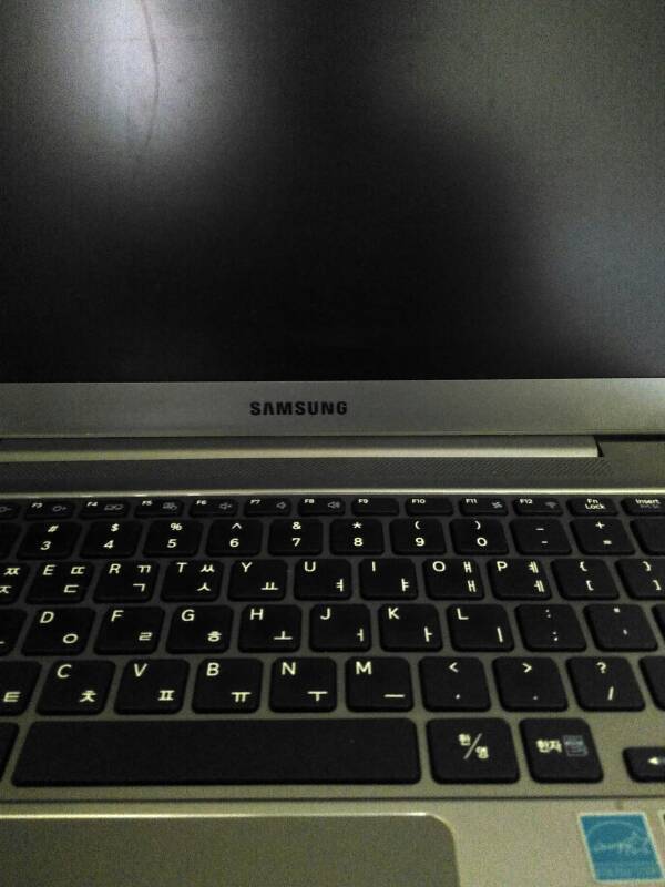 电脑开机反复重启,开关机键反复20次。是因为