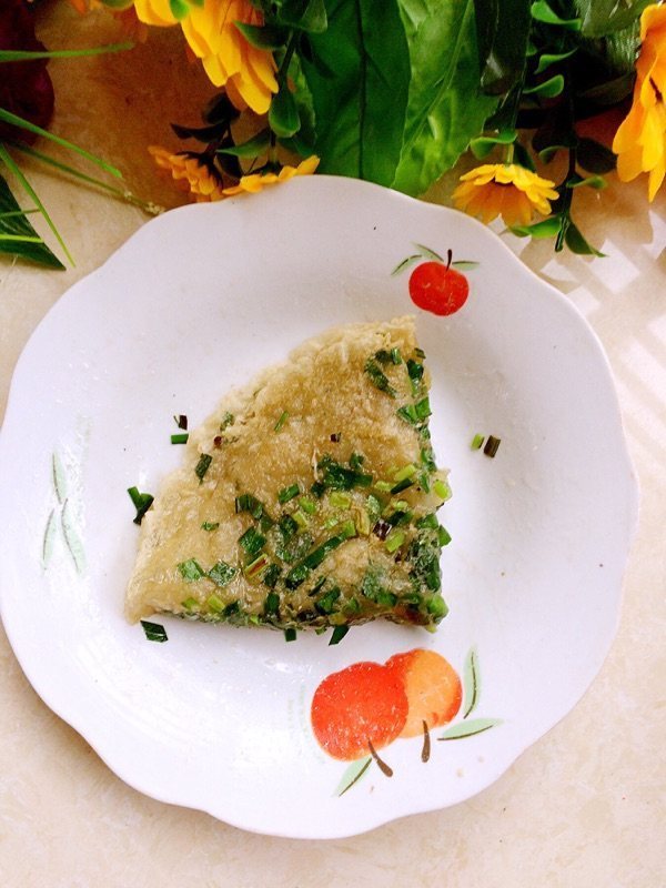 饼对折即可食用,趁热吃 小贴士 红薯粉煎饼出锅要趁热吃,才好吃