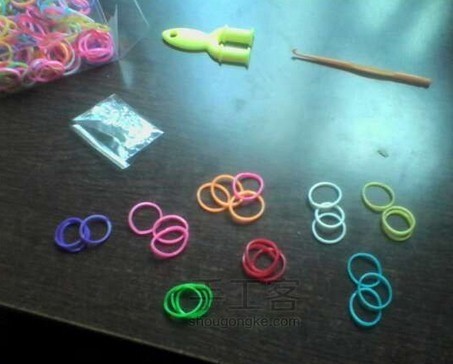怎样用小皮筋编手链步骤图