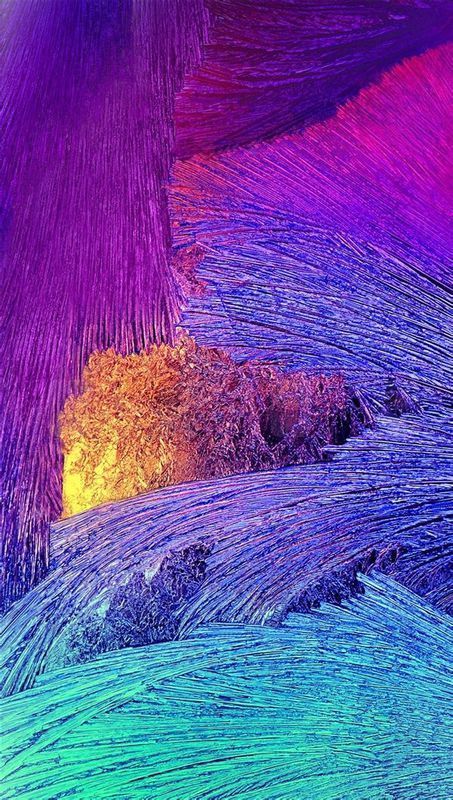 基于雪花冰晶演绎而来,十分的臭氧,也十分的扎眼.