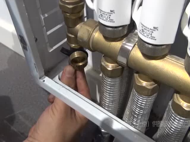 威能操作指南——水压高放水- 地暖分水器