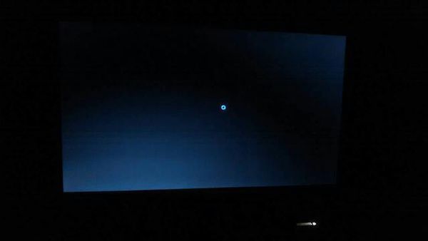 华硕笔记本电脑UX50V更新win10后重启开机黑