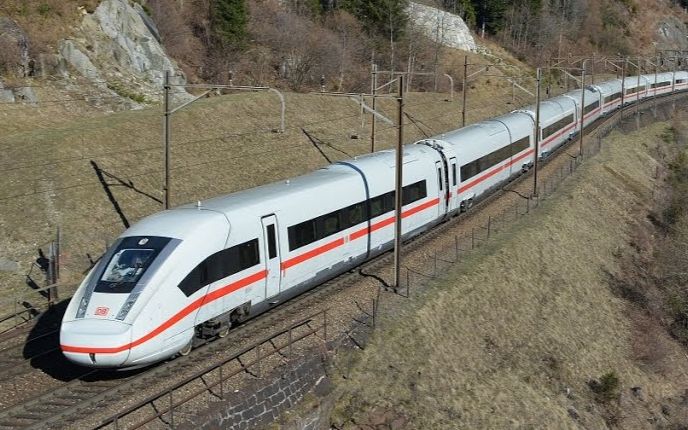 新一代【德国】【高铁】【ice4】在瑞士九曲十八环山路测试