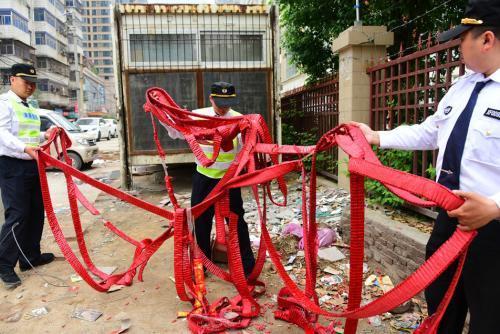 有谁知道鞭炮10万响的大概多少钱?