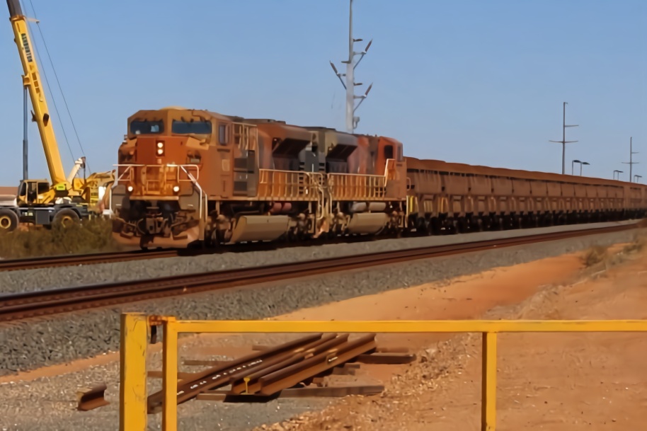 世界上"最长"火车,一共682个车厢7000多米,运货速度有多快?