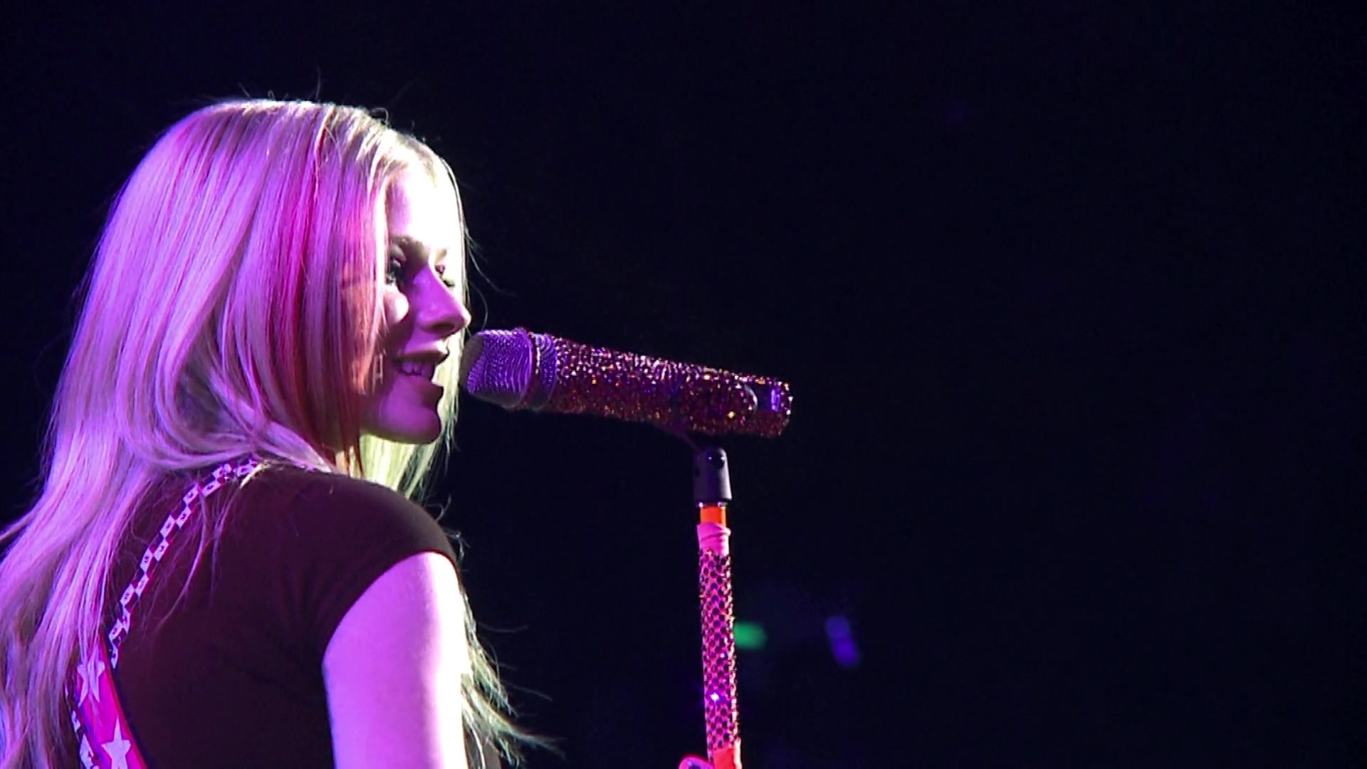 [图]Avril Lavigne - My Happy Ending (The Best Damn Tour in Toronto 2008)