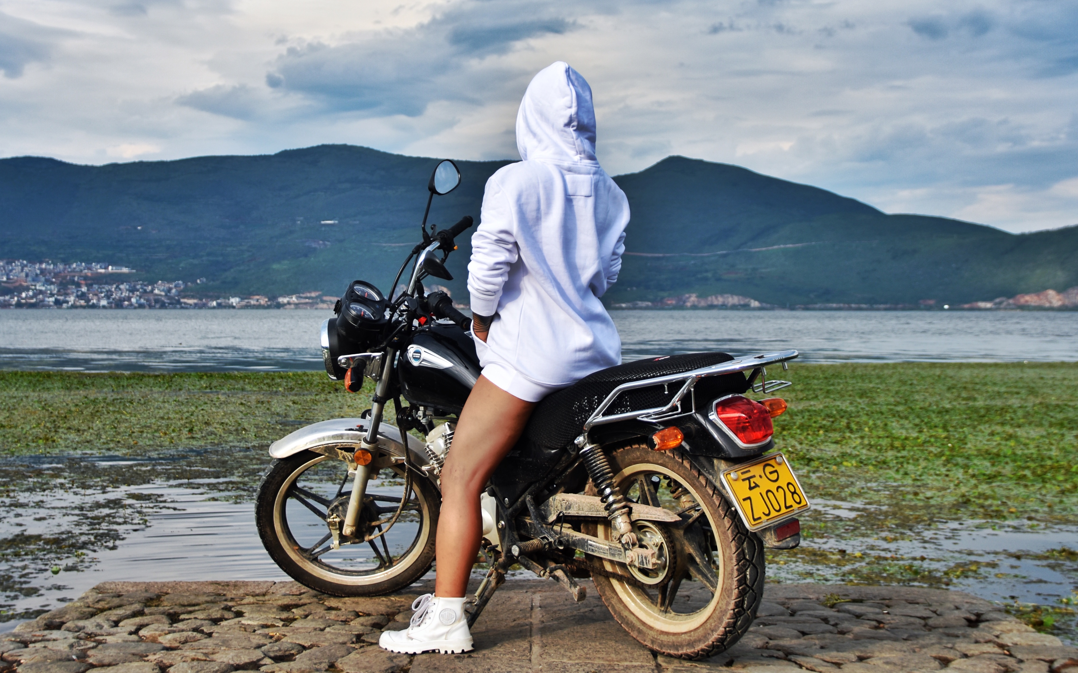 独行女子摩旅 b>环华 /b>第一季 | 有一个姑娘