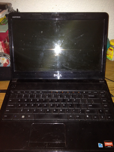 戴尔的笔记本电脑一开机就哔哔哔的响,一共8声