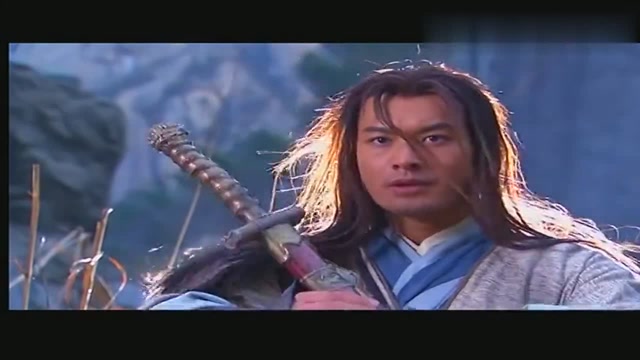 神雕侠侣:雕兄引进杨过进山洞,没想到山洞竟然藏着武功秘籍!