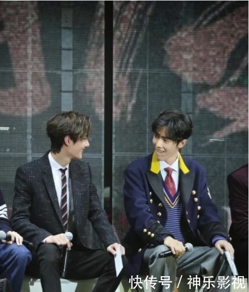 王一博肖战说悄悄话