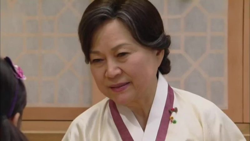 张宝利:恩菲为了舅舅,宁愿自己不要新衣服,真是懂事的小宝贝啊好兔