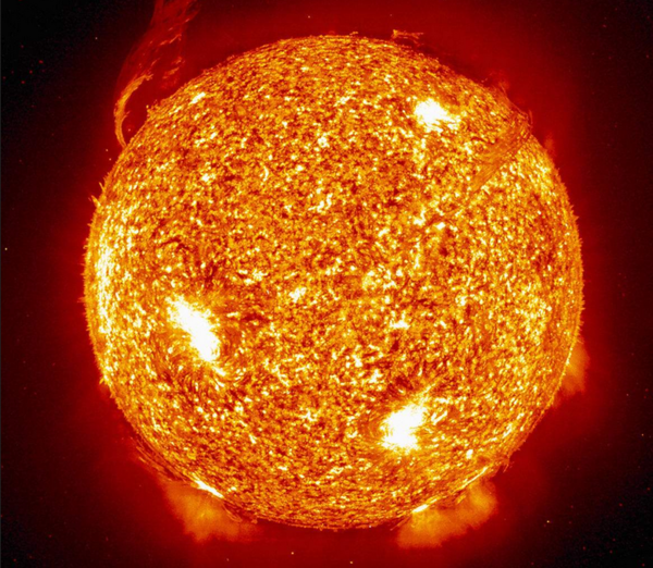 3级大耀斑,引发太阳质子事件和日冕物质抛射.