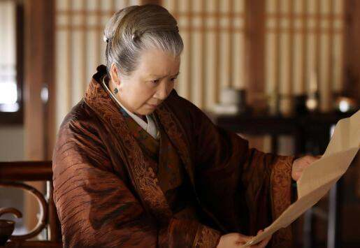 《庆余年》中饰演范老太太的曹翠芬还饰演过什么角色?