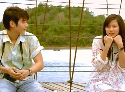《 初恋这件小事》片段:羞涩又甜美!马里奥吊桥上对平采娜说情话