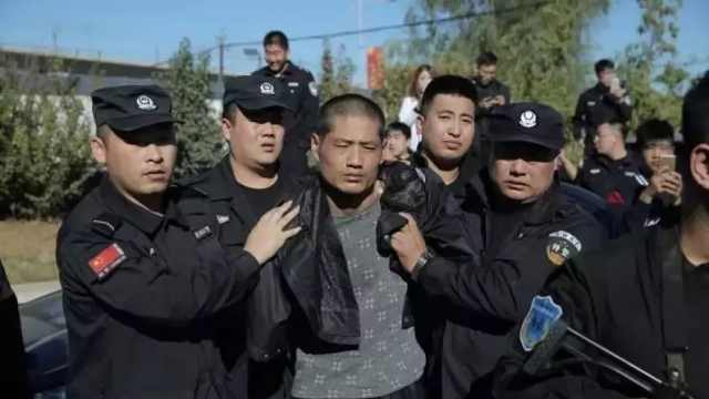 辽宁 逃犯越狱    :撬开会见室门窗