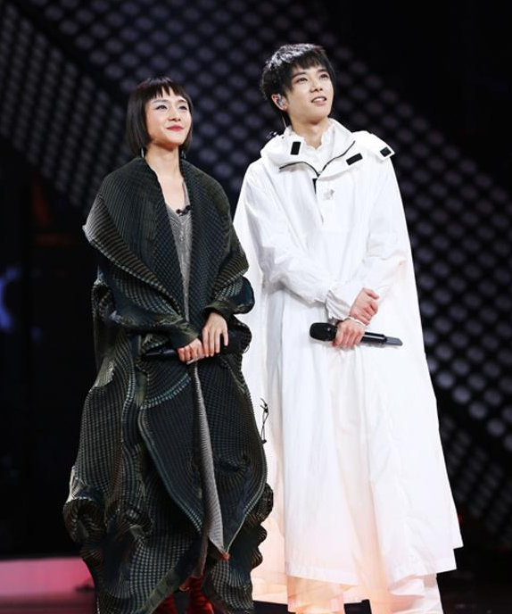 艺术社会民生教育科学医疗健康金融管理情感社交地区其它华晨宇力挺的