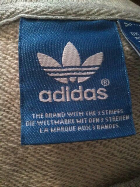 求大神鉴定这件卫衣的真假! Adidas三叶草卫衣