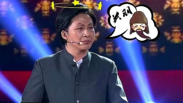  b>大张伟模仿 /b>爆笑 b>易中天 /b>,现场包袱一个接一个,可把台下