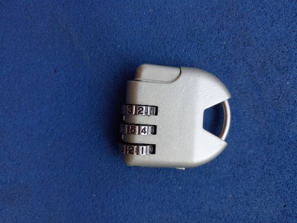 这种密码箱的锁怎么设置密码? 求答案_360问