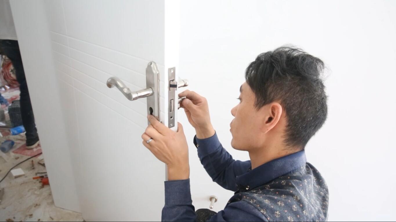 木门安装全过程解析,看完自己都能装!最后师傅还说了3条经验!