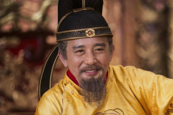 《倚天屠龙记》中周颠人做了什么被朱元璋铭记在心?