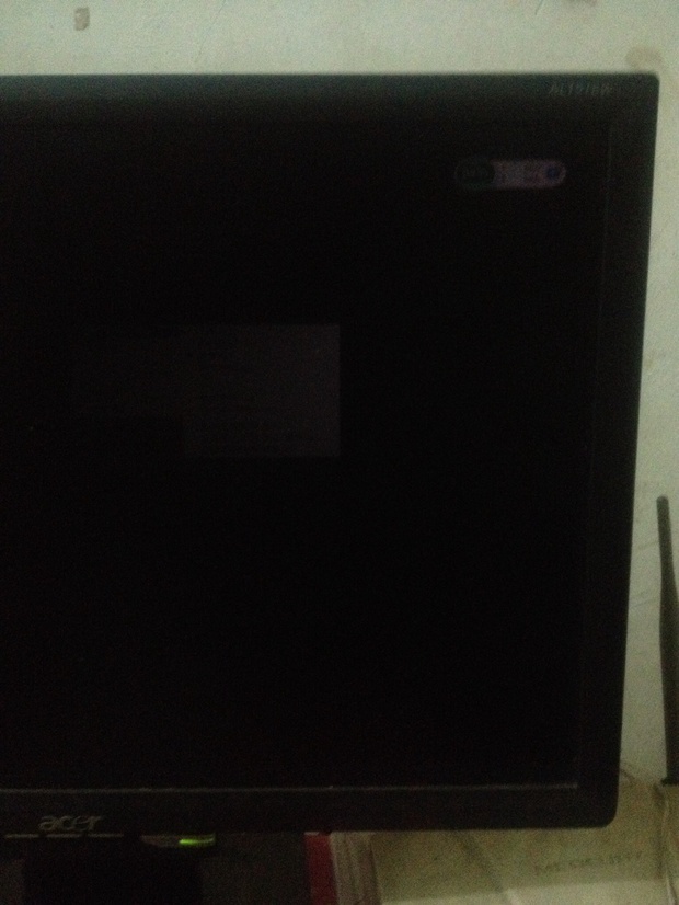 电脑屏幕很黑