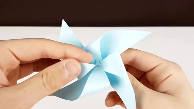 原来diy纸风车这么简单,学了这招,1分钟可以做10个