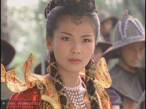 30 还珠格格三    演的是缅甸的一个公主   喜欢尔康的 用微信扫描