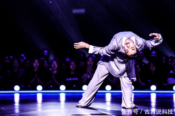 风暴舞蹈胡沈员