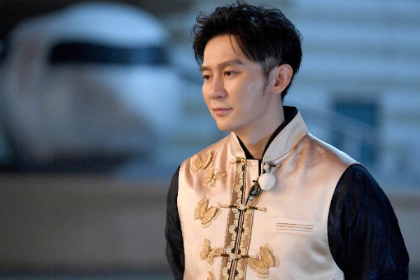 李晨在现实生活中也是那种憨憨的大黑牛形象吗