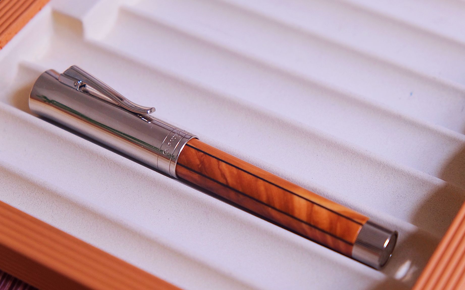 辉柏嘉伯爵250周年纪念 元素橄榄木 钢笔开箱【 笔笔皆事】