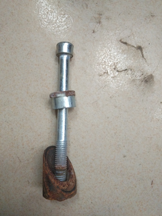 电动车上的配件不知叫什么名称