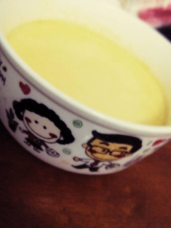 那个我用鸭蛋和香蕉牛奶做的类似鸡蛋浦的东西