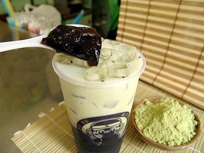 奶茶有一种叫烧仙草的,是什么做的或组成的?为