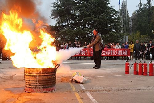 想要撲救精密儀器火災的最佳選擇是什麼滅火劑