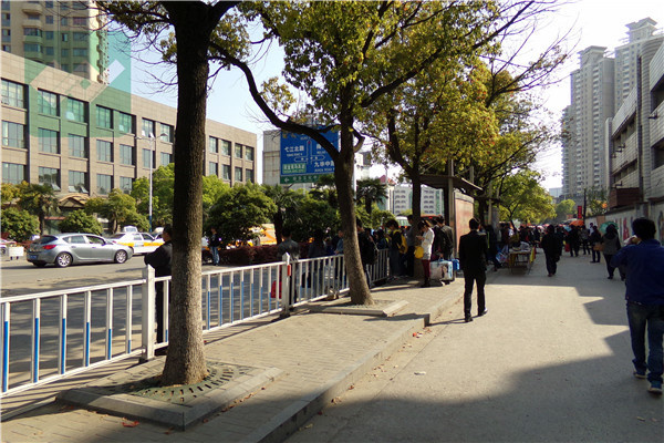 谁知道丛芜湖火车站到鸠江区清水河街道怎么走