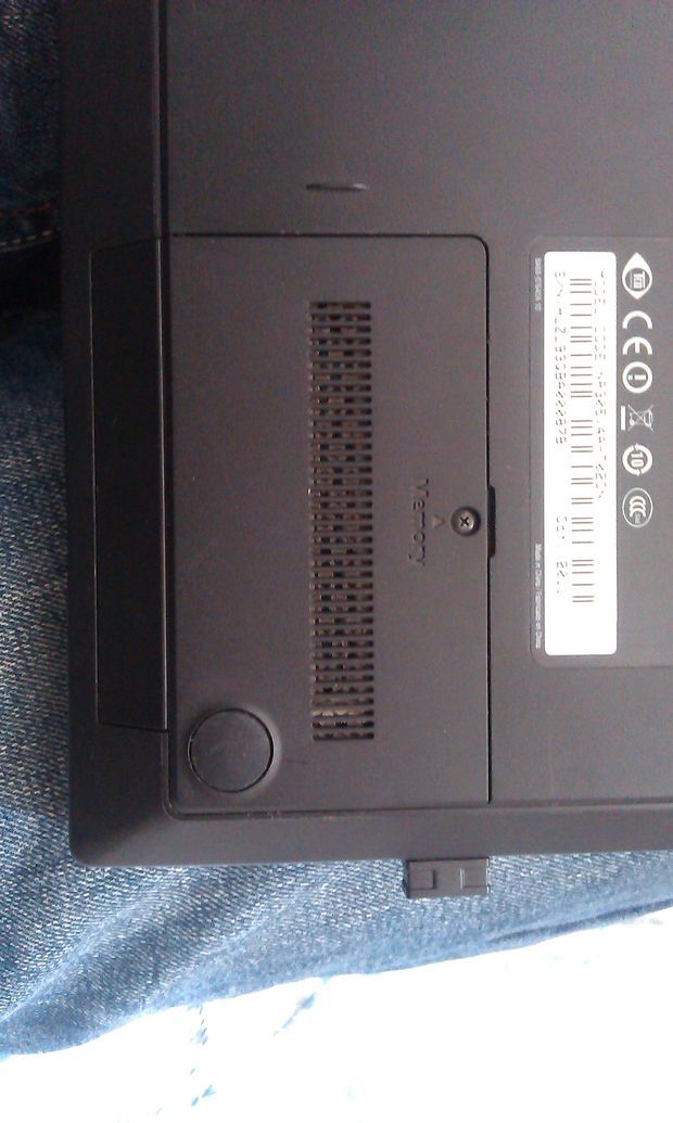 三星笔记本电脑内存条后盖怎么拆