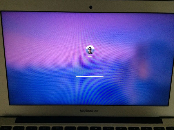 MacBook Air 开机进度条加载完了仍然进入不了