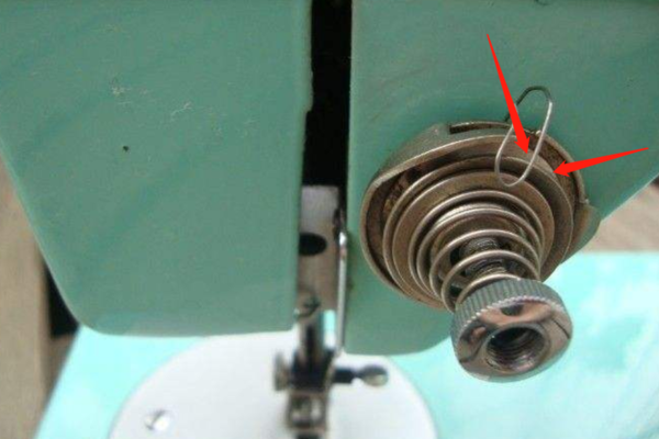 燕牌缝纫机跳线修理图片