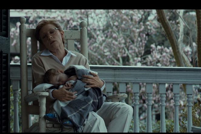 视频:一部逆生长的奇幻电影,出生是老人模样,去世时竟变成了婴儿!