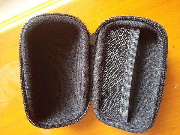 这种耳机收纳盒怎么用