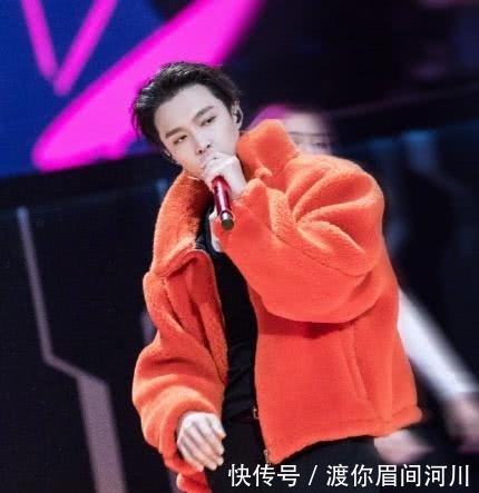 肖战王一博同台直播