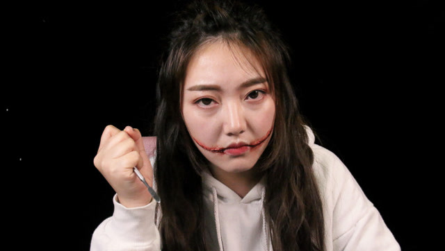  b>特效化妆教程 /b>之裂口女,这个妆必须保存,万圣节有的玩了