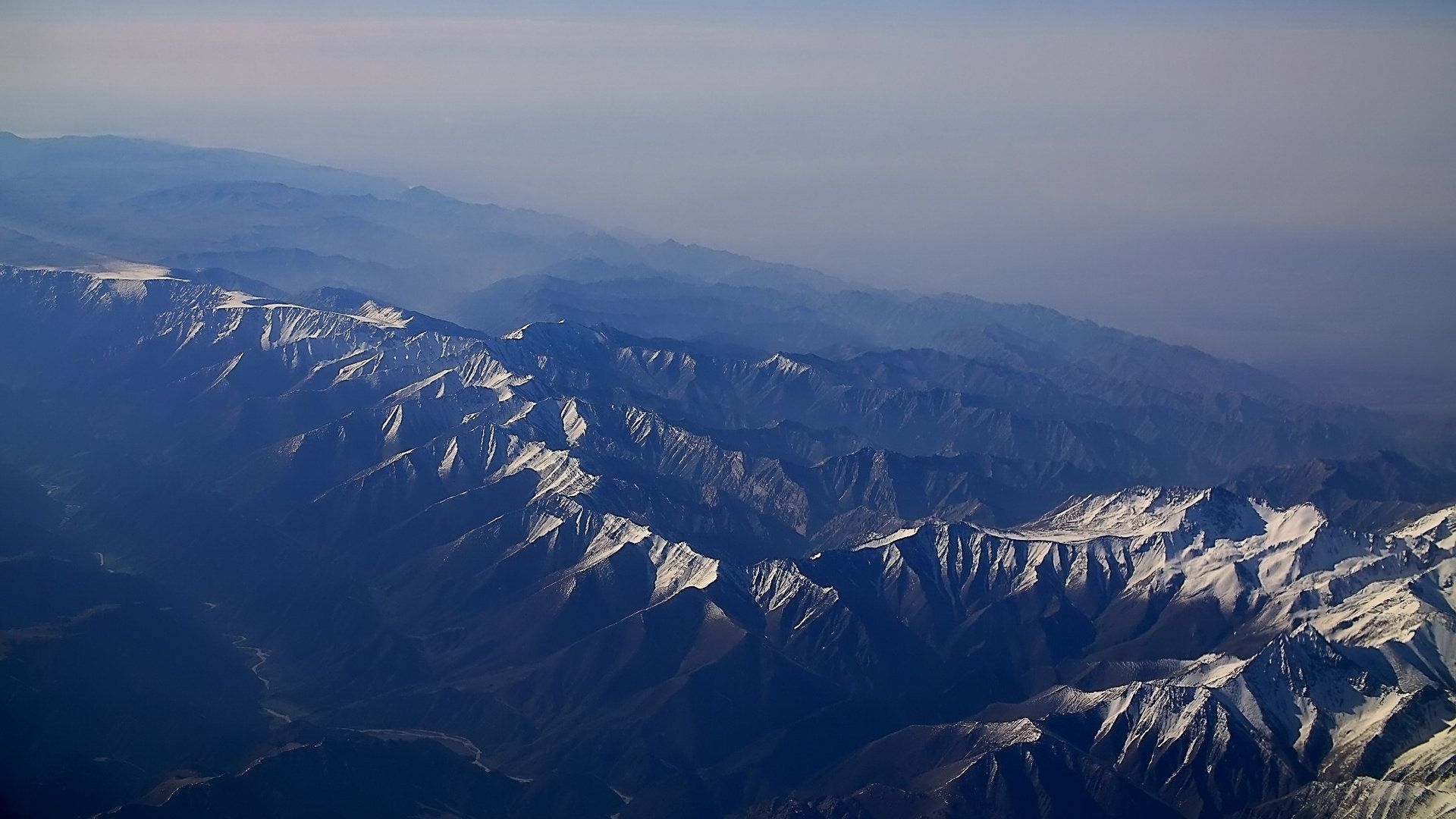 云雾缭绕的昆仑山风景壁纸[图3]